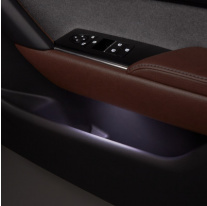Mazda osvětlení dveřních kapes
