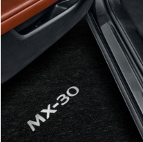 Mazda LED logo pro snadný nástup