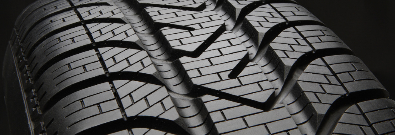 Autoprůmyslu hrozí nedostatek pneumatik. Čína a USA skupují zásoby kaučuku