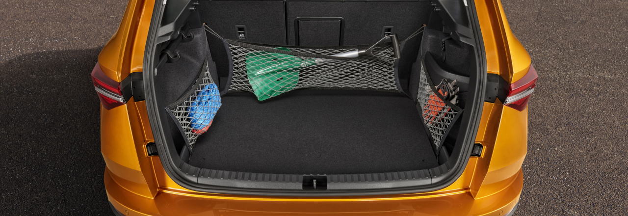 Bezpečná jízda a pořádek v autě: spolehněte se na sítě a vany do kufru